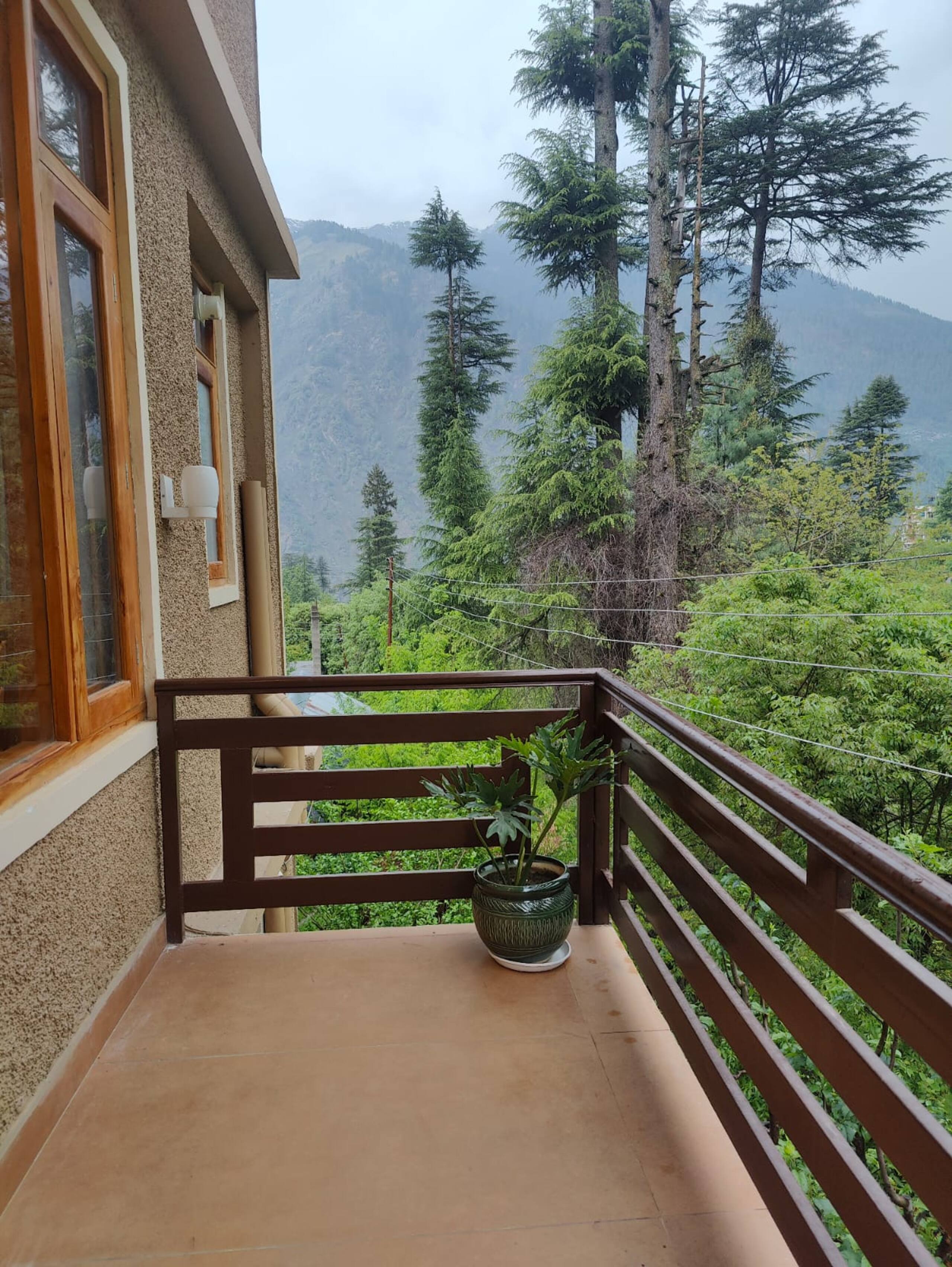 Yutori Homestay Manali | 6-BR Villa 22