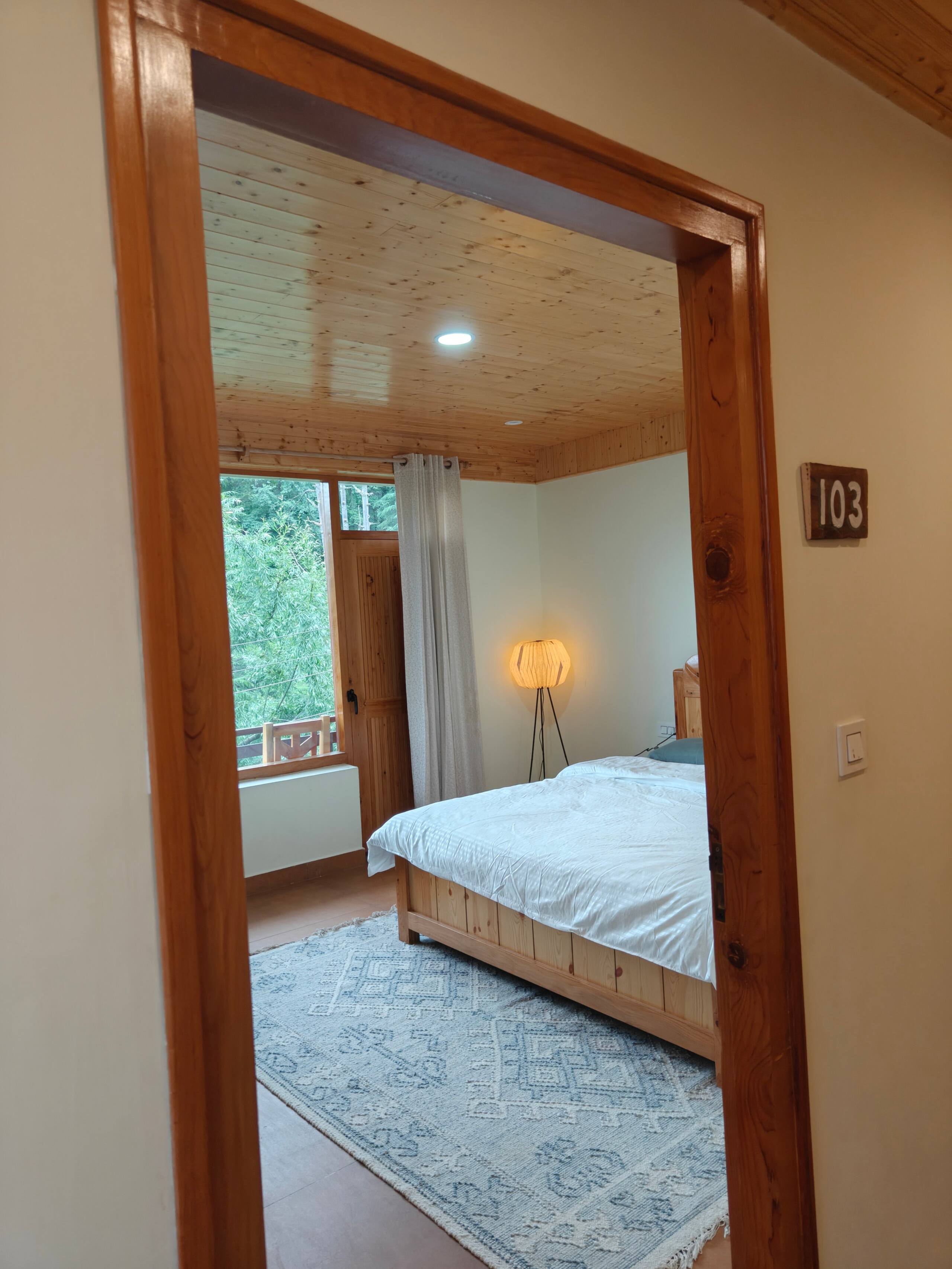 Yutori Homestay Manali | 6-BR Villa 24