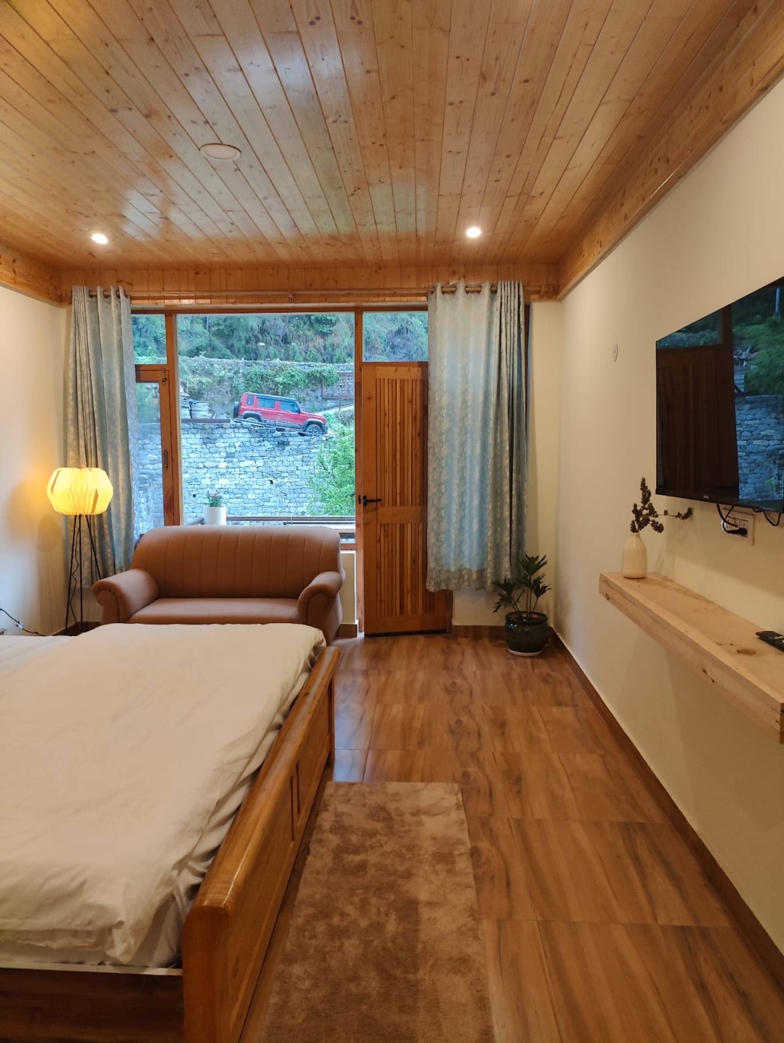Yutori Homestay Manali | 6-BR Villa 17