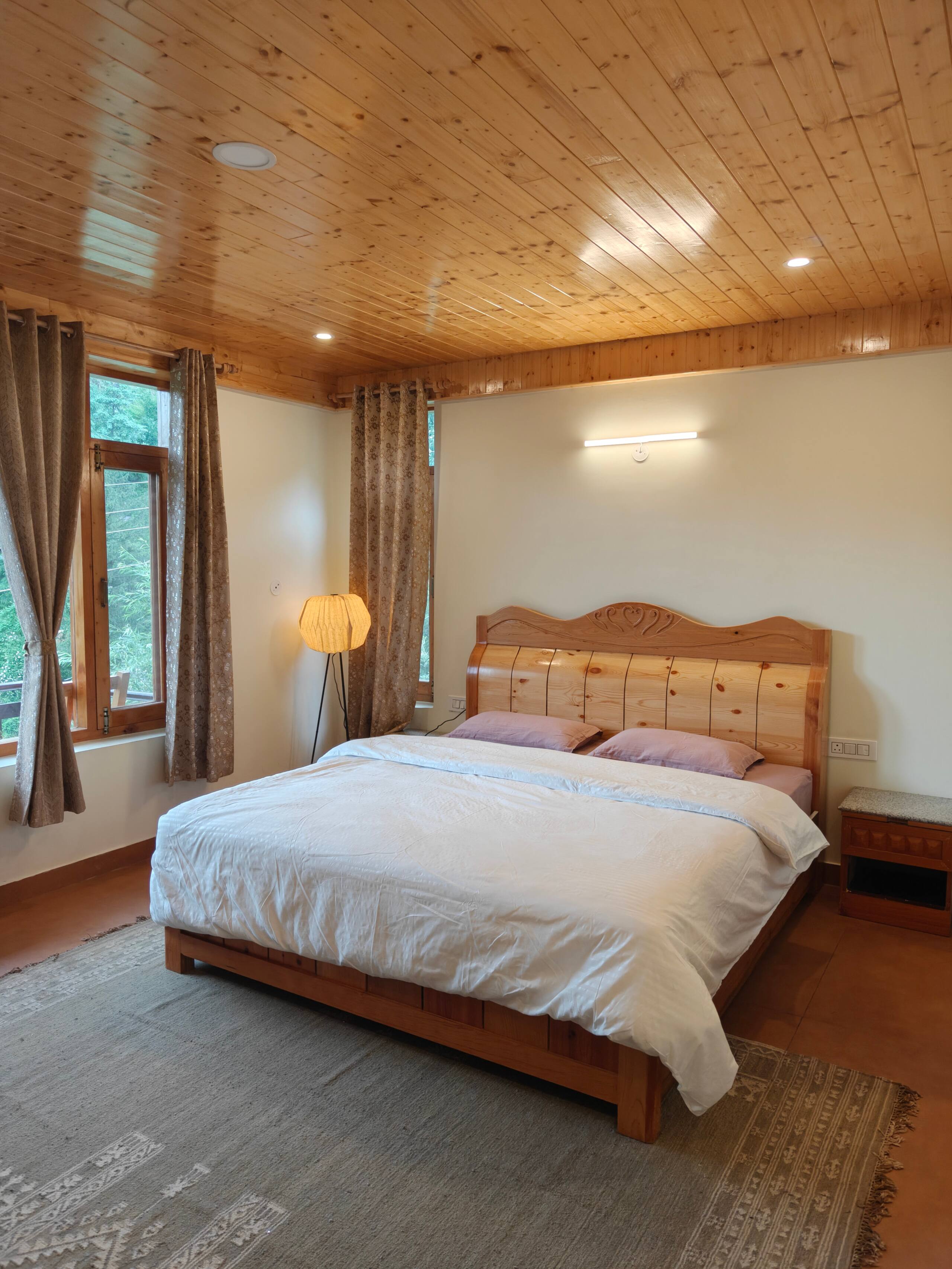 Yutori Homestay Manali | 6-BR Villa 27