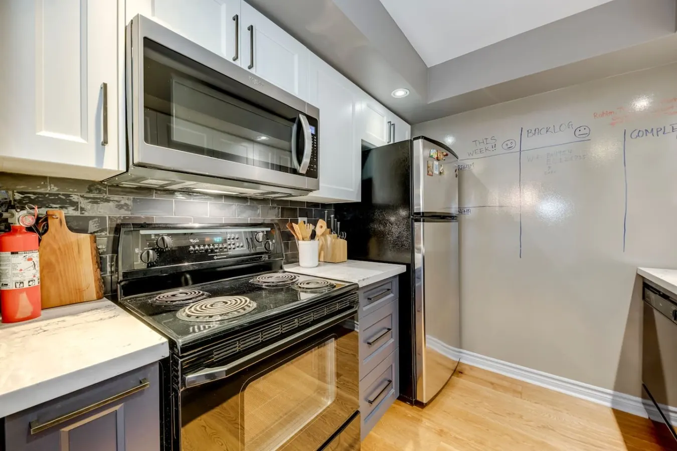 Stylish 1BR Condo Large Home Office City Views 2