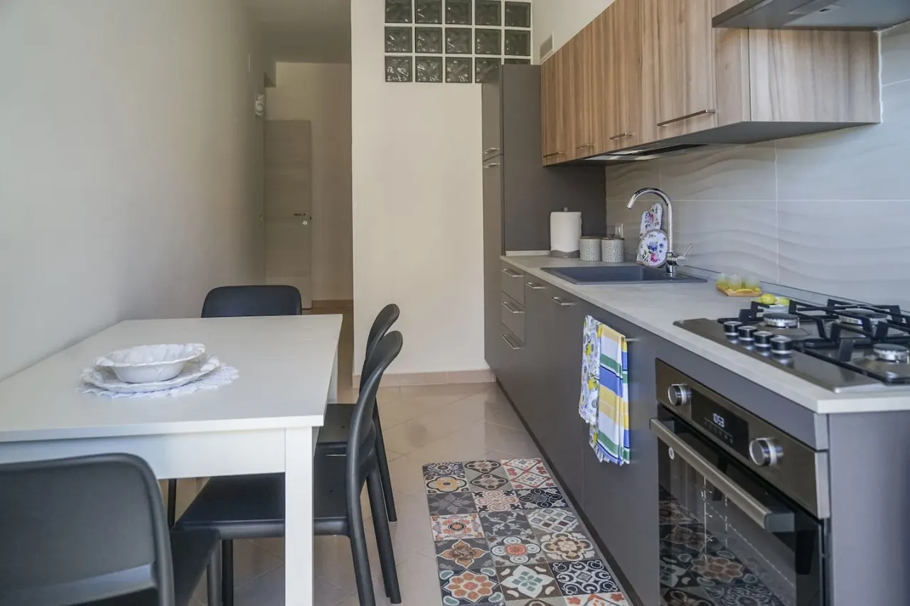 Nonna Carmela Holiday House - Camera Matrimoniale con cucina Carmy 8