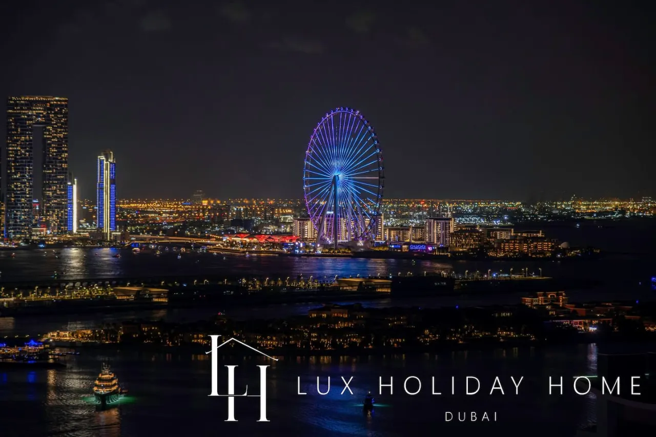 LUX Iconic Views at The Palm Tower Suite 3 11