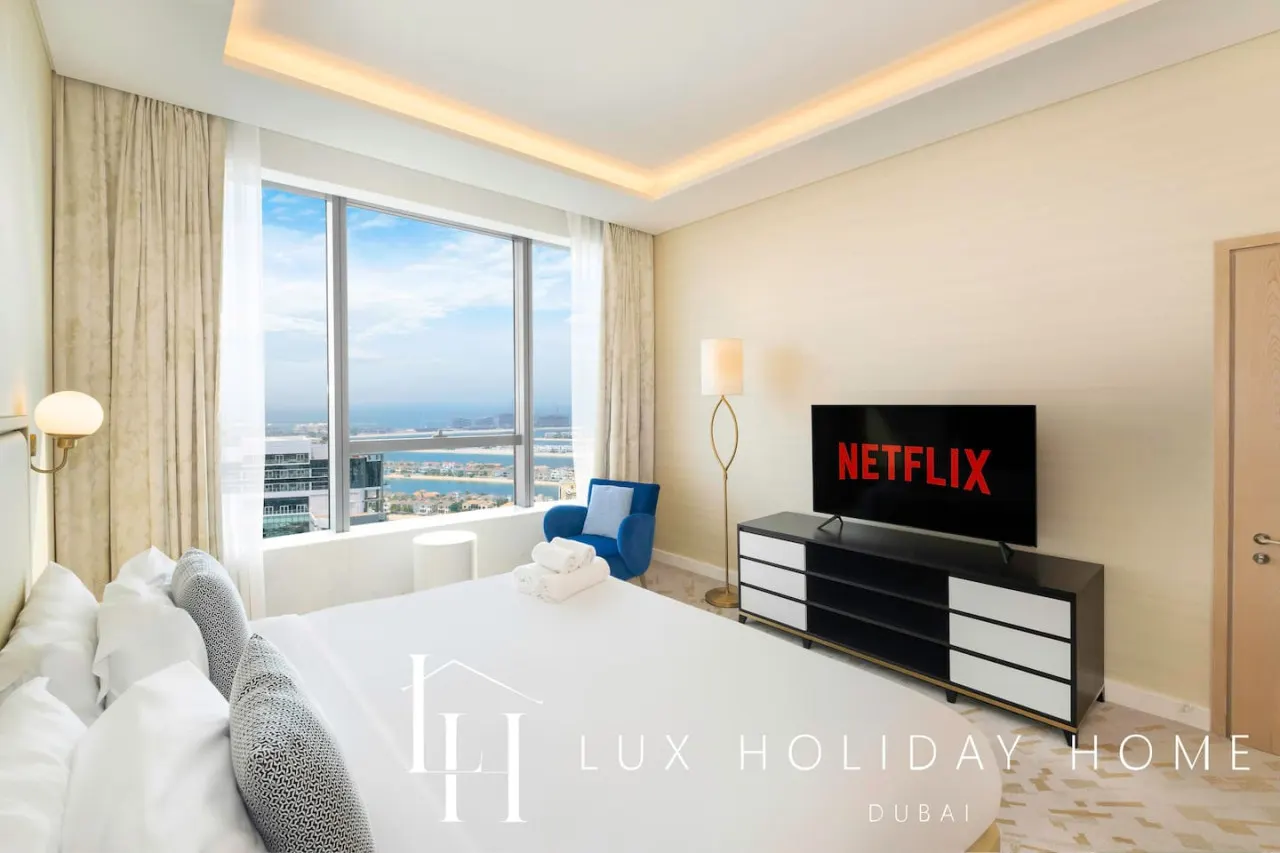 LUX Iconic Views at The Palm Tower Suite 3 14