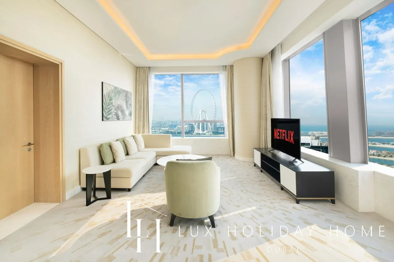 LUX Iconic Views at The Palm Tower Suite 3 3