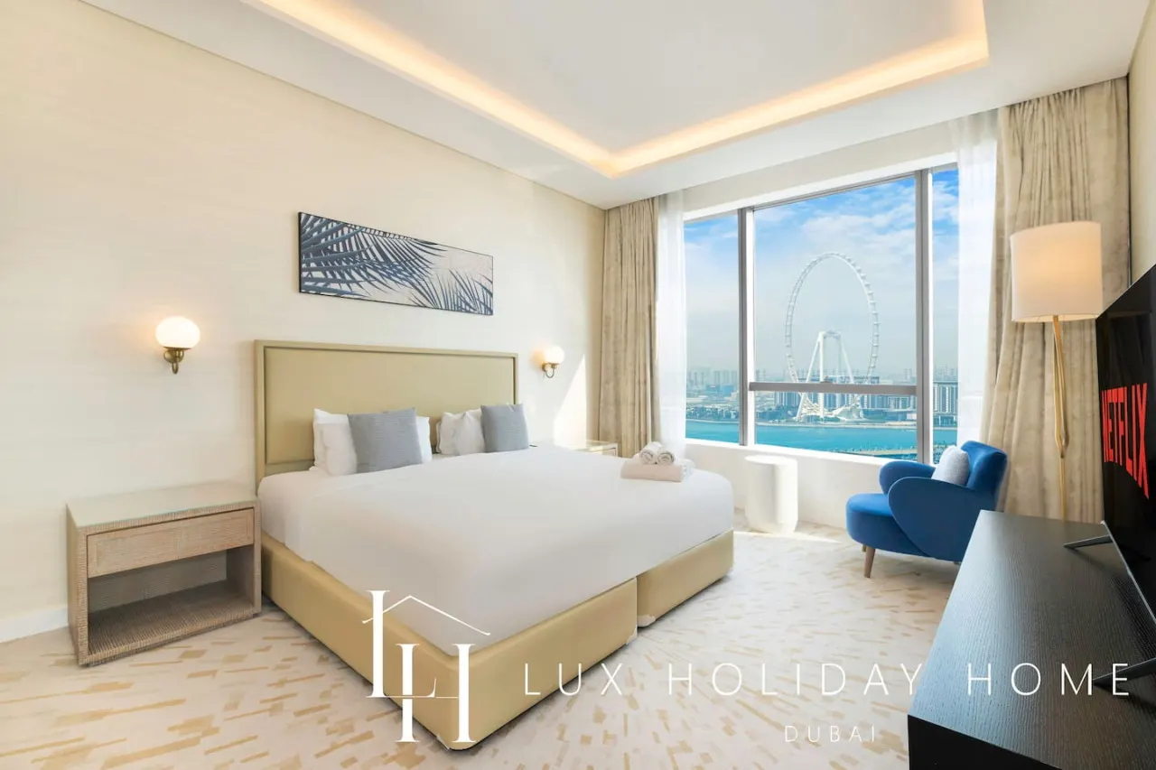 LUX Iconic Views at The Palm Tower Suite 3 8