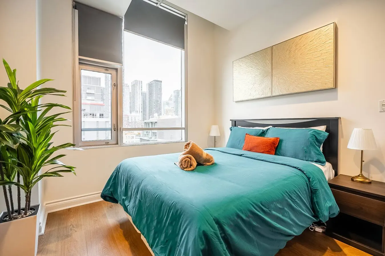 Newly Designed 2BR Condo Prime Area Parking 4