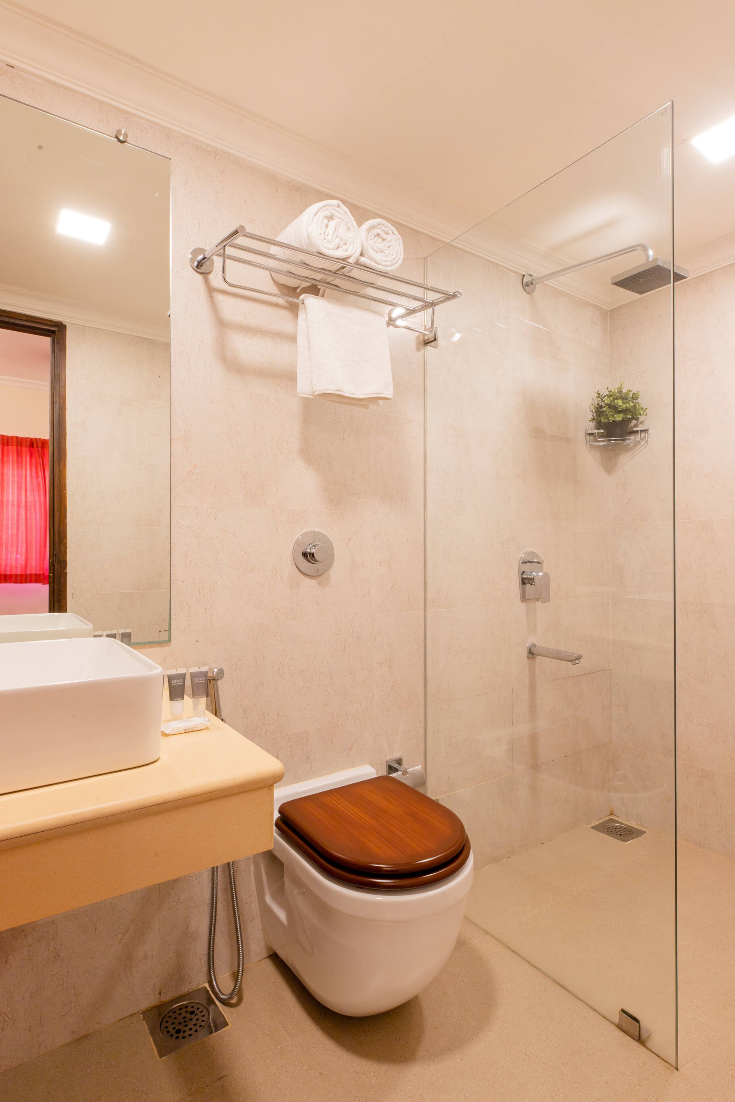 2BHK villa, 5 mins from beach 24