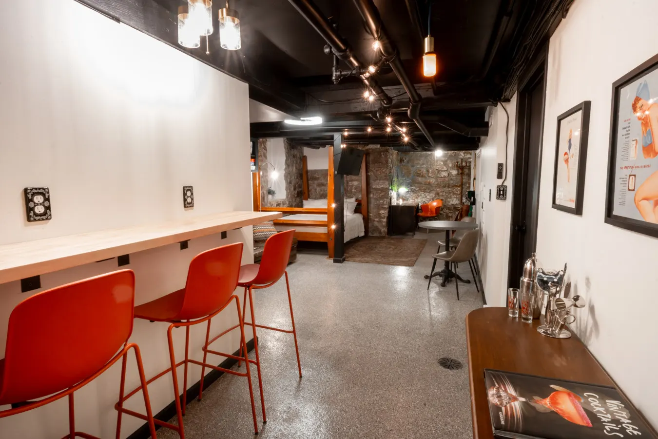 1925 Speakeasy: Sauna, hot tub, walk downtown 12
