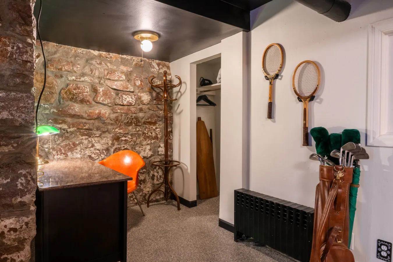 1925 Speakeasy: Sauna, hot tub, walk downtown 16