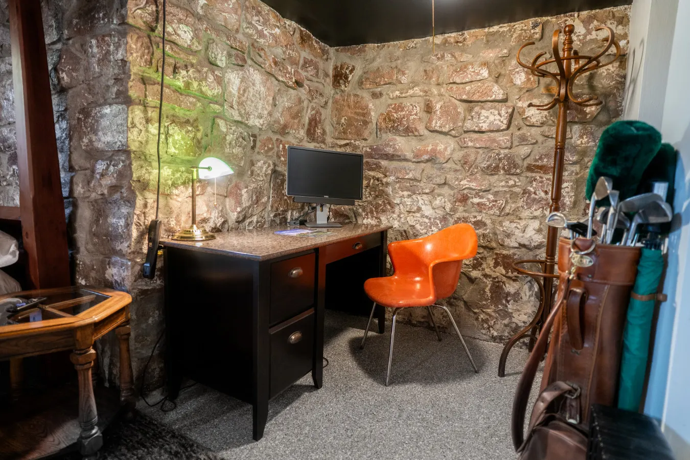 1925 Speakeasy: Sauna, hot tub, walk downtown 19