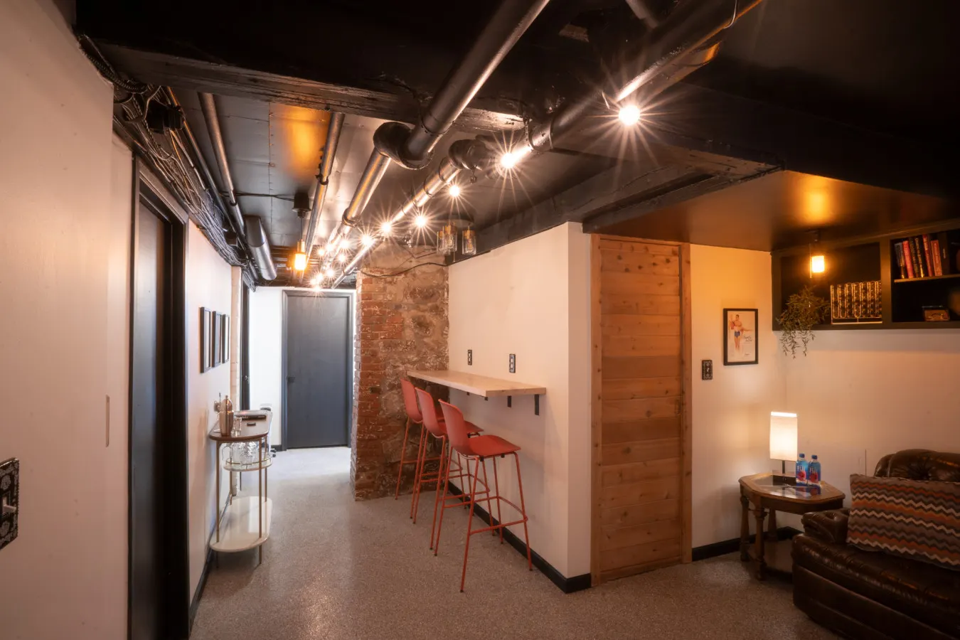 1925 Speakeasy: Sauna, hot tub, walk downtown 8