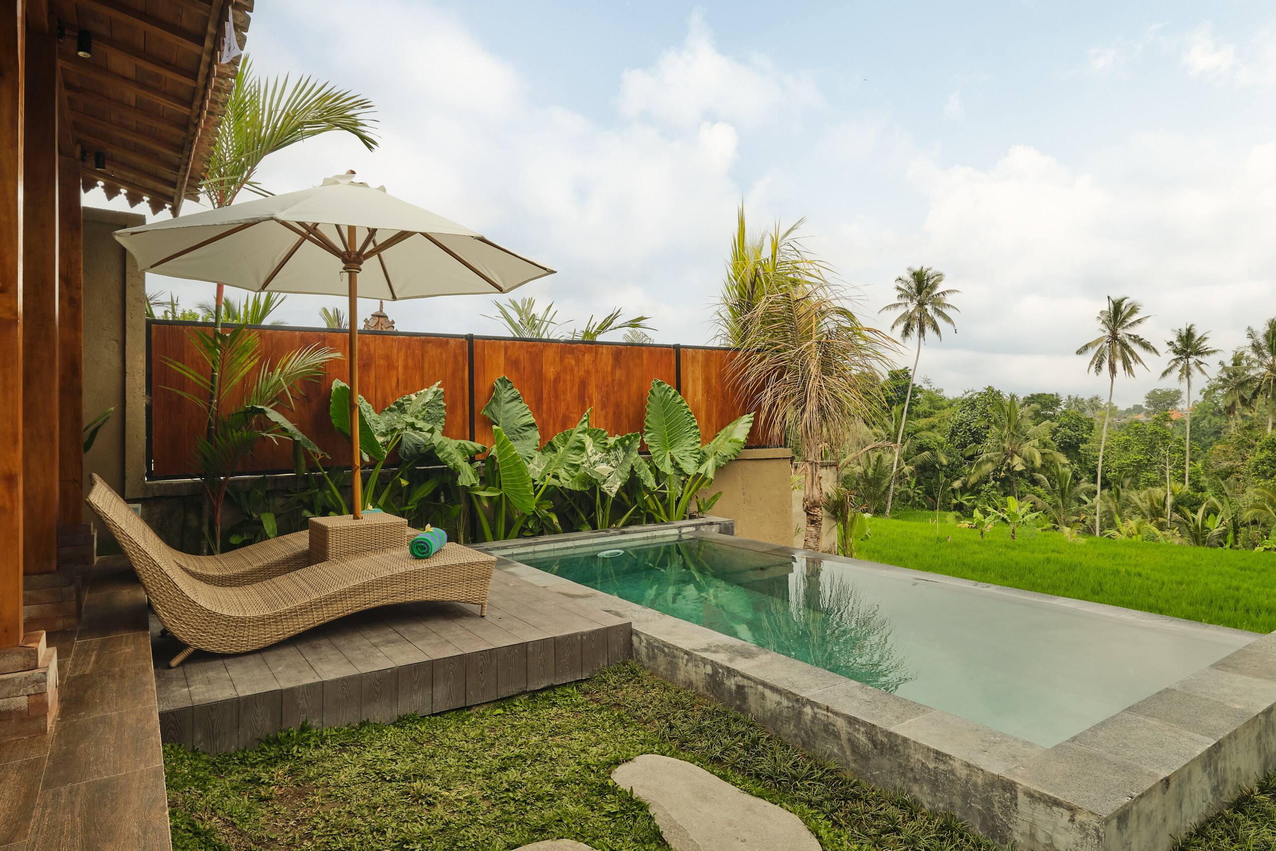 Serene Wooden Private Pool Villa w/Rice Field View