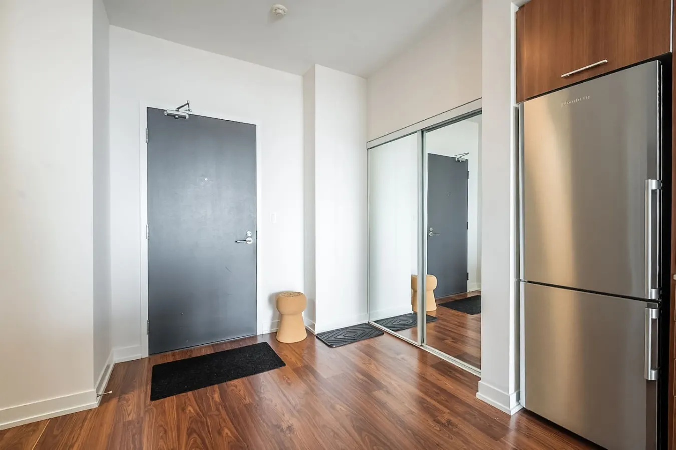 Designer 1BR Suite King East Skyline Views 16