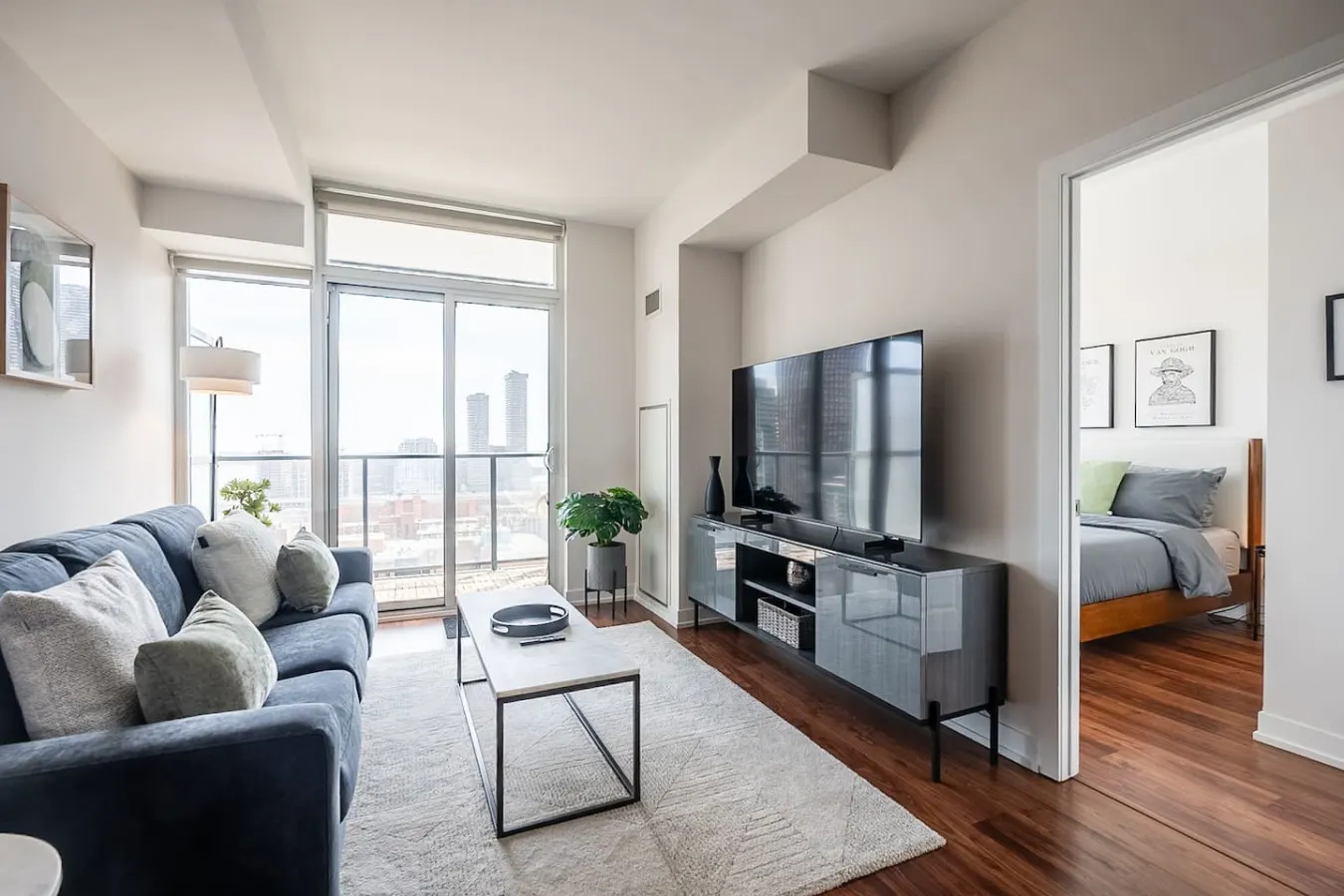 Designer 1BR Suite King East Skyline Views 3