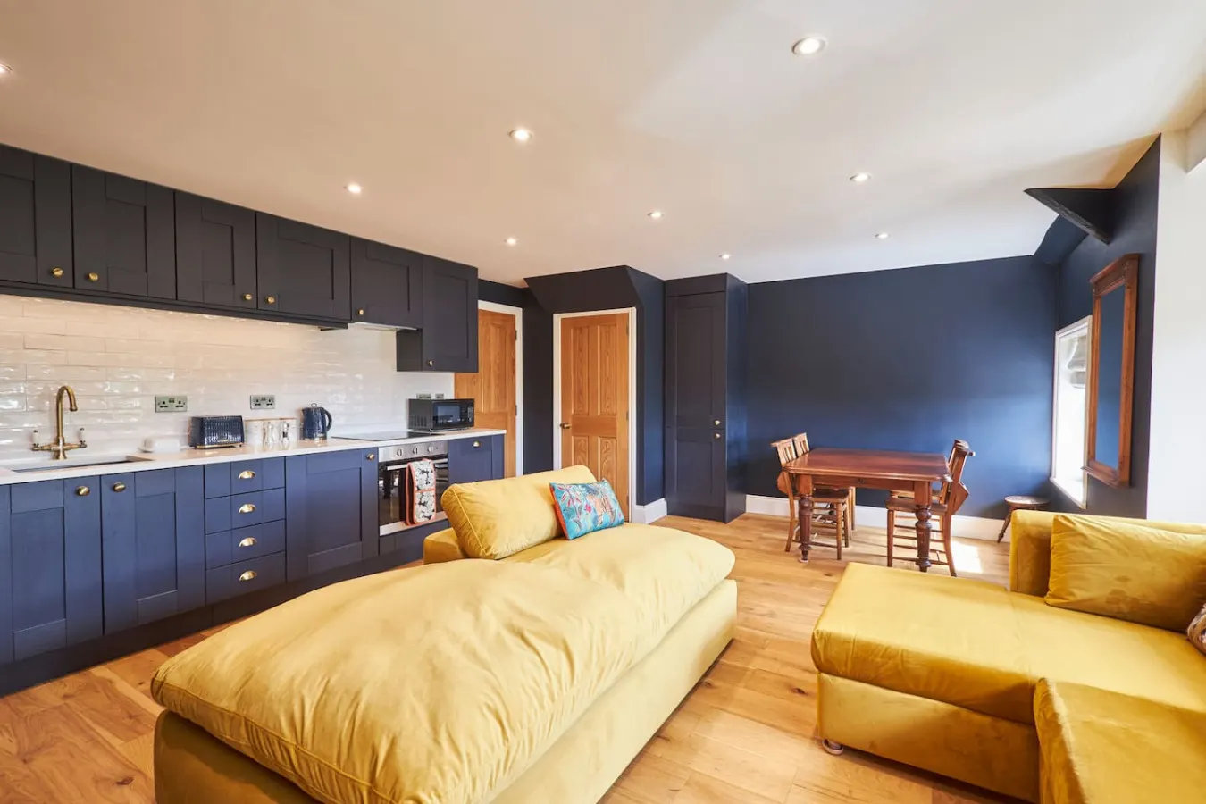 Fable, Apartment 3 9