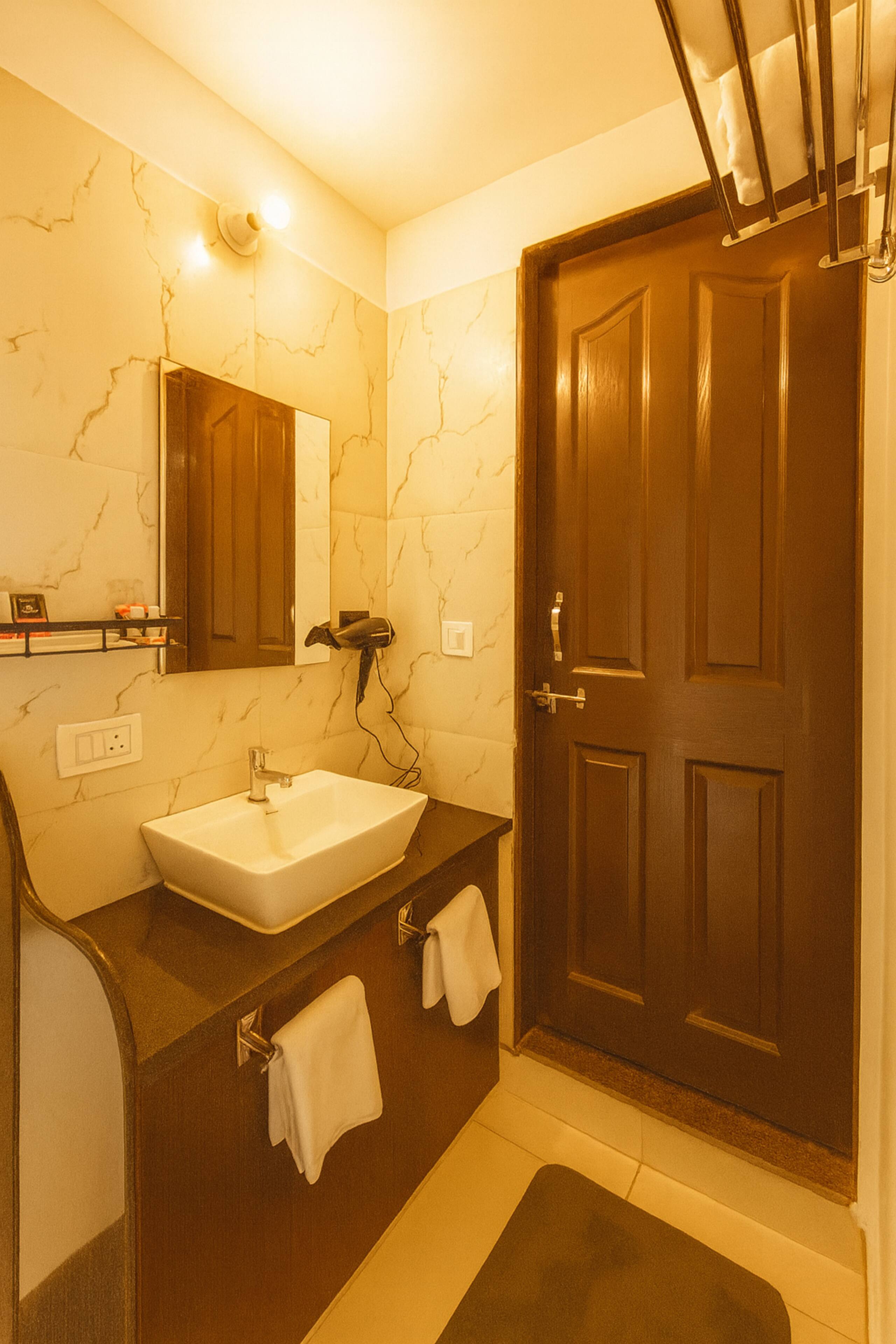 Arambol Bliss-1st F-Stylish 1BHK-Beach 1 Min Walk 8