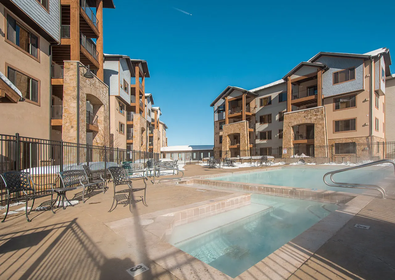 Ski-in/Ski-out, Canyons, Silverado, King, Hot tub, Free Coffee Bar, 128A