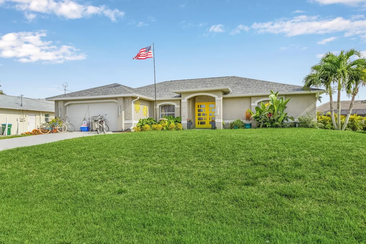 Family Fun Heated Pool Home with Tiki Bar 11
