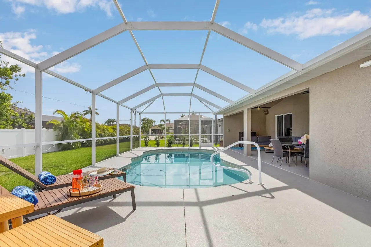 Family Fun Heated Pool Home with Tiki Bar 6