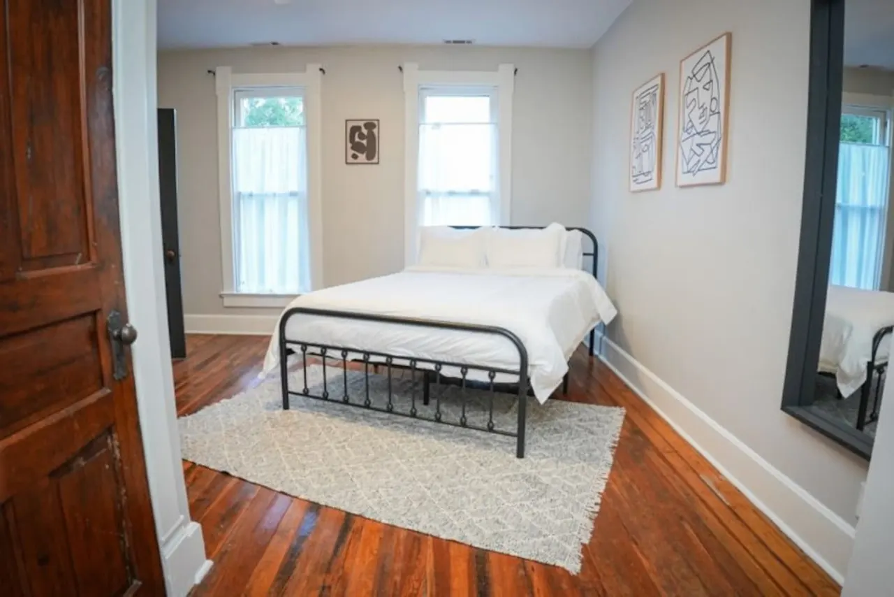 Historic Fletcherplace sleeps 12 Indy downtown 13