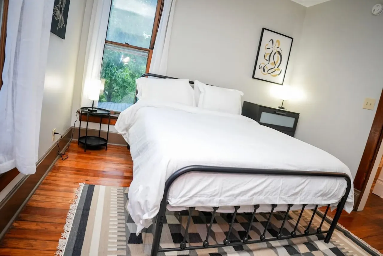 Historic Fletcherplace sleeps 12 Indy downtown 15