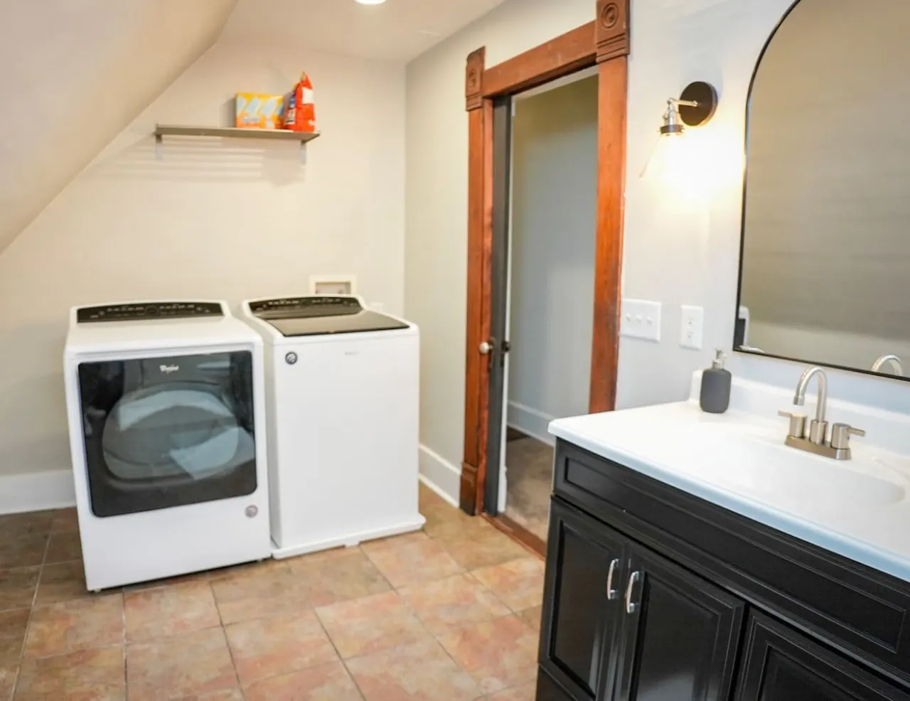 Historic Fletcherplace sleeps 12 Indy downtown 17