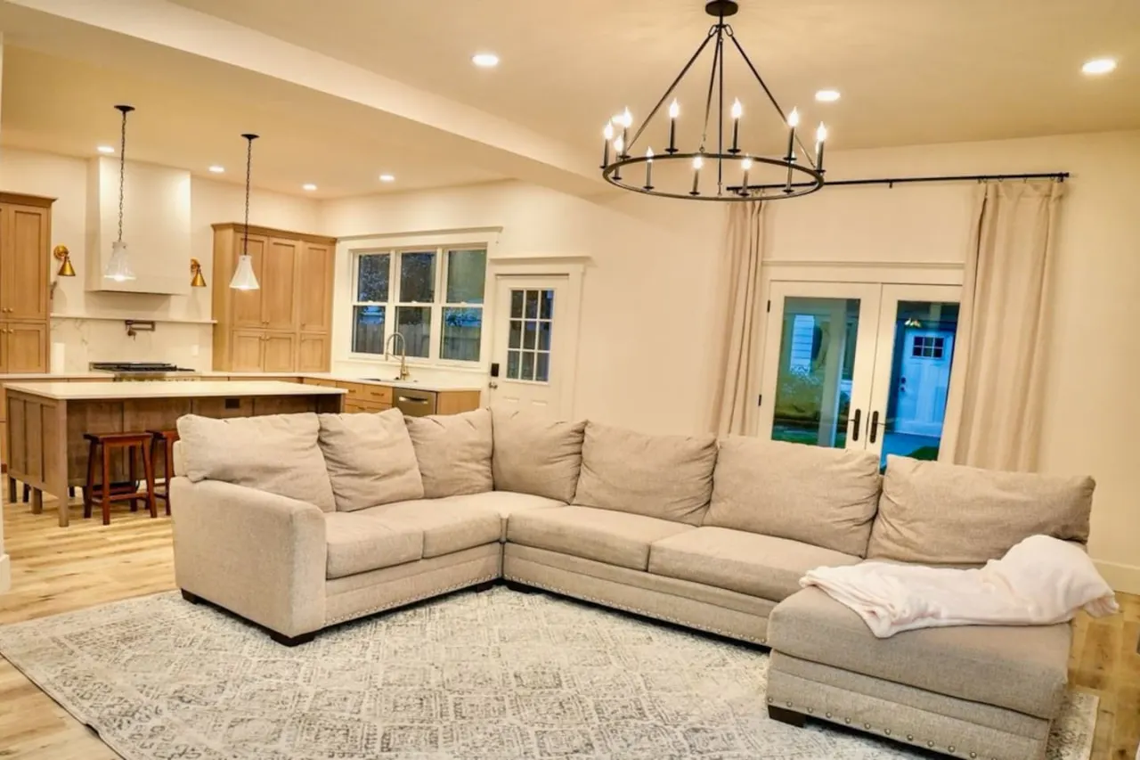 Historic Fletcherplace sleeps 12 Indy downtown 6
