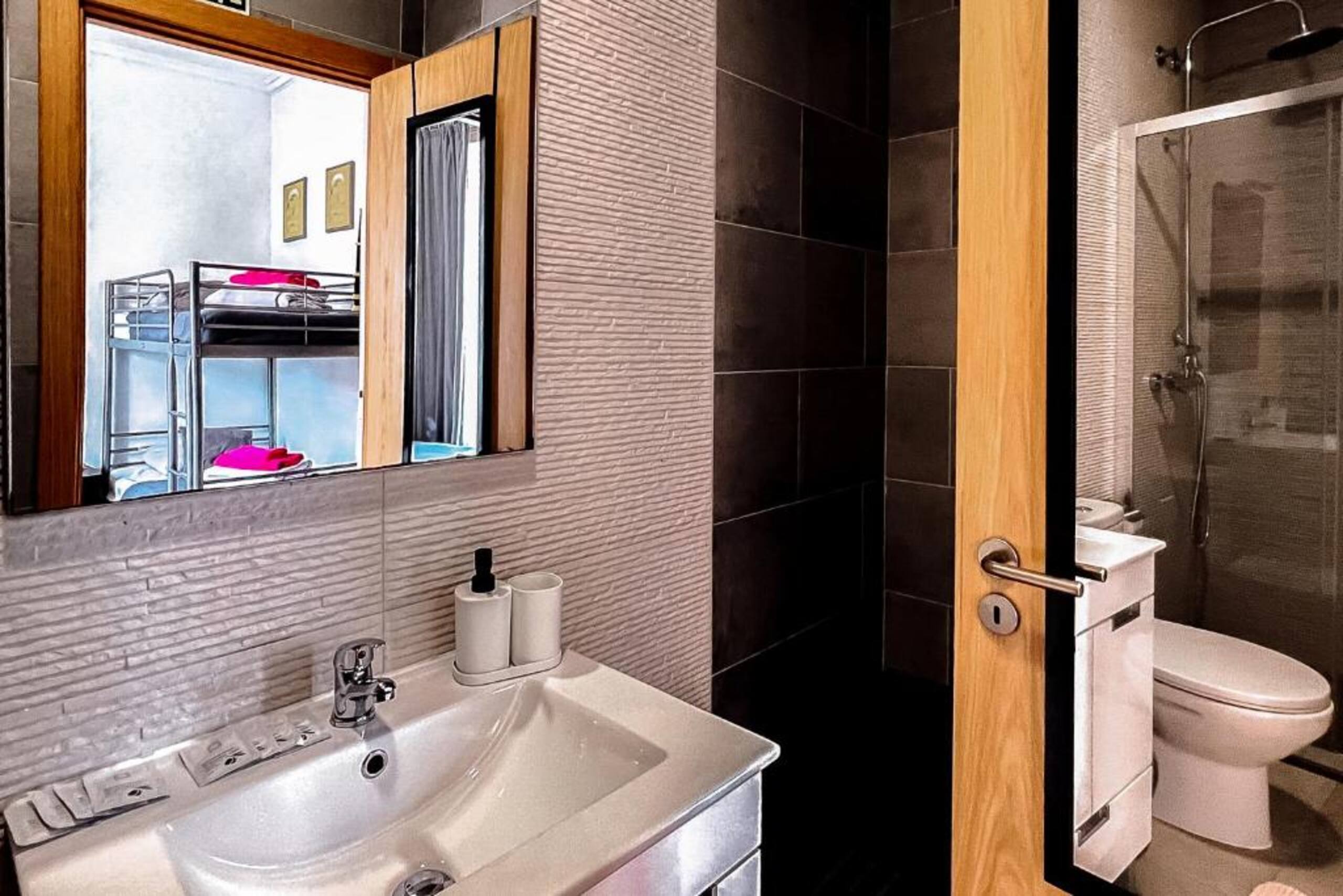 Guest House REAL-STD 4bed Room 13