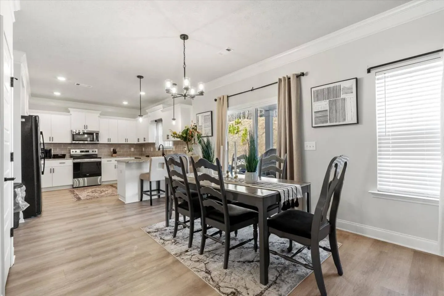 Cottingham - 4 Bedroom 2.5 Bath 8