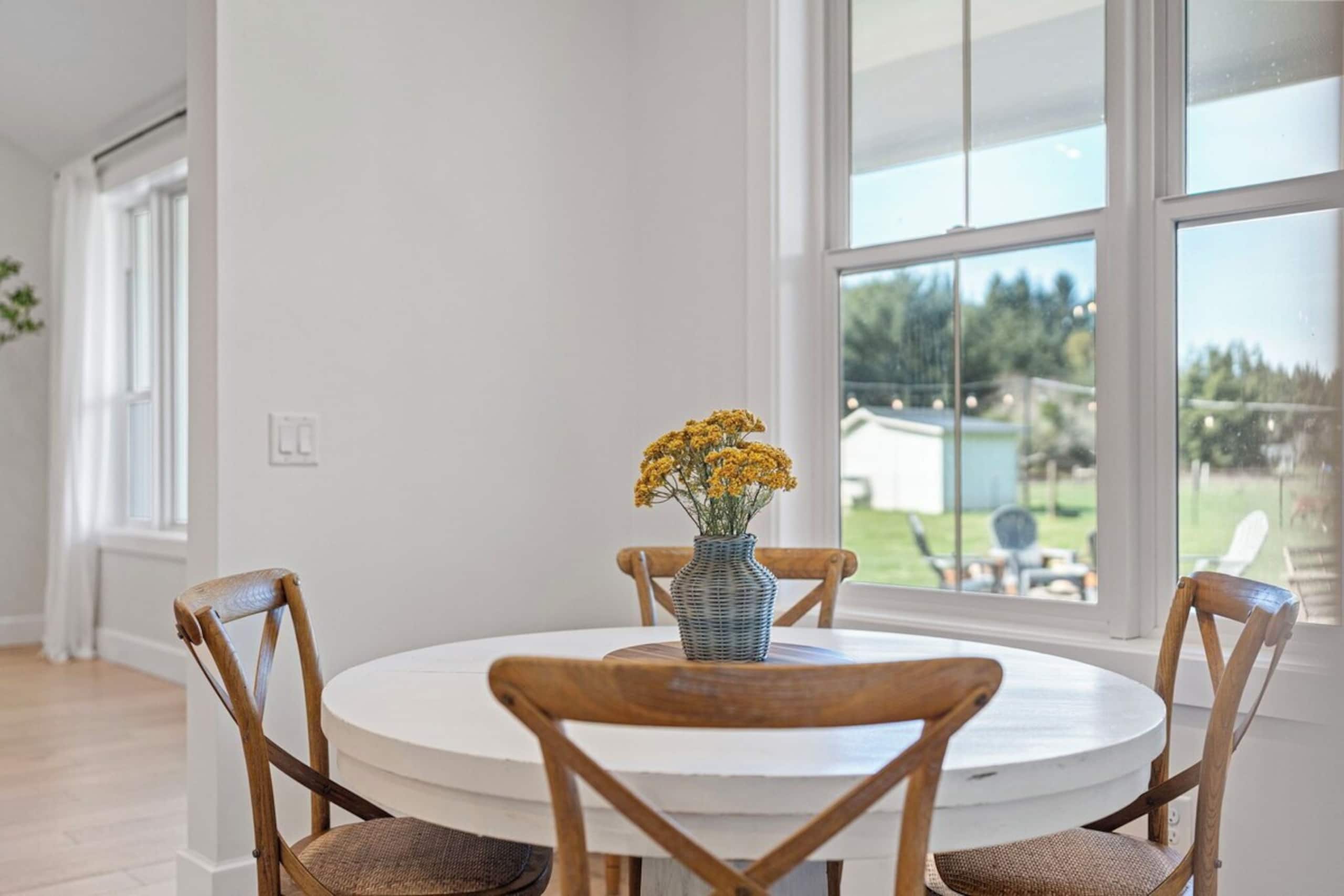 Redwood Meadows Farmhouse — photo 3
