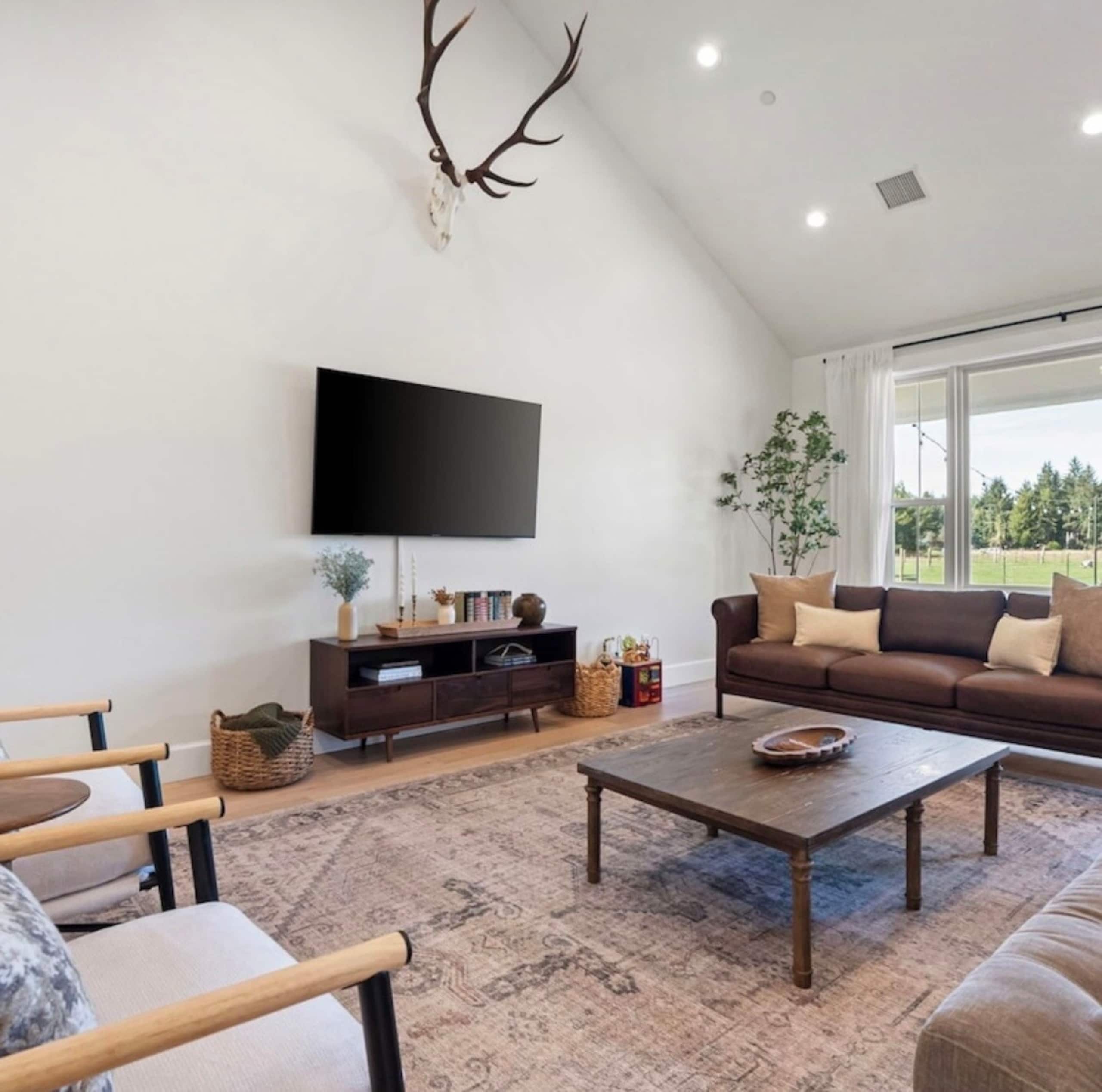 Redwood Meadows Farmhouse 37