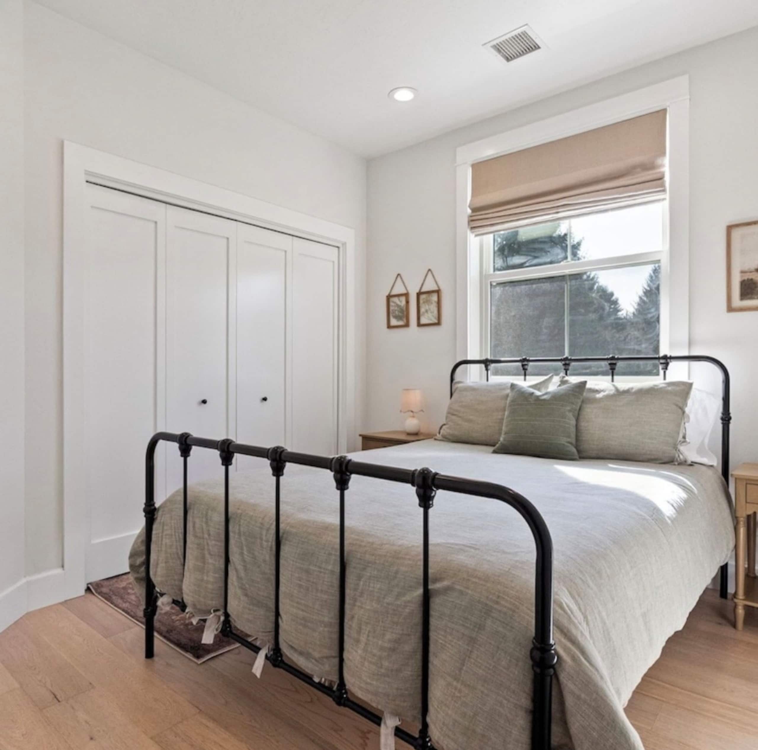 Redwood Meadows Farmhouse 13