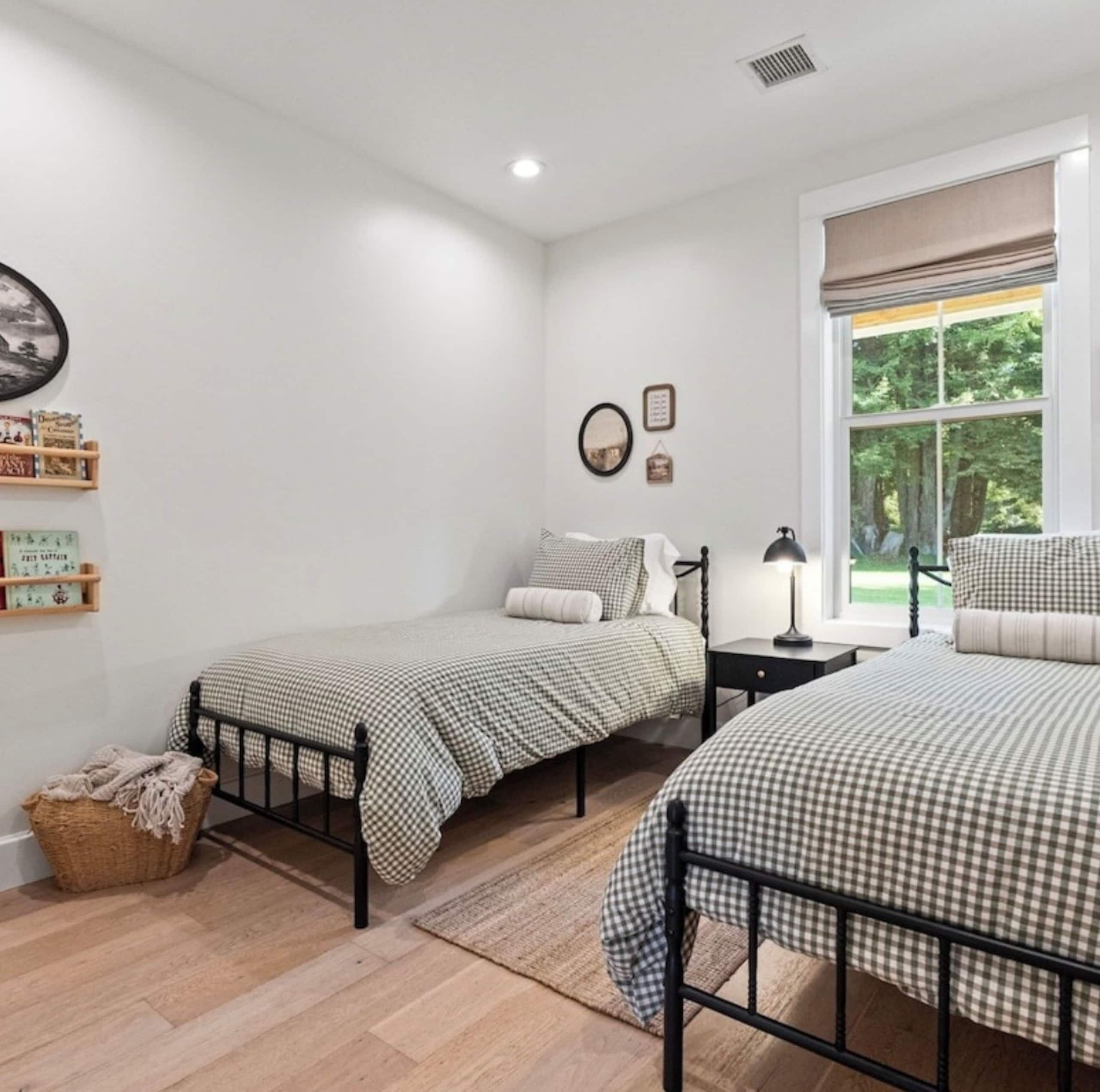 Redwood Meadows Farmhouse 22