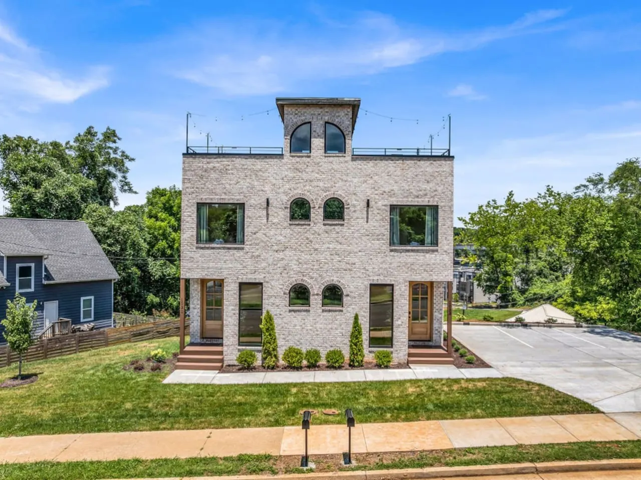 Rooftop Oasis Hot Tub + Theater Walkable to DT 11
