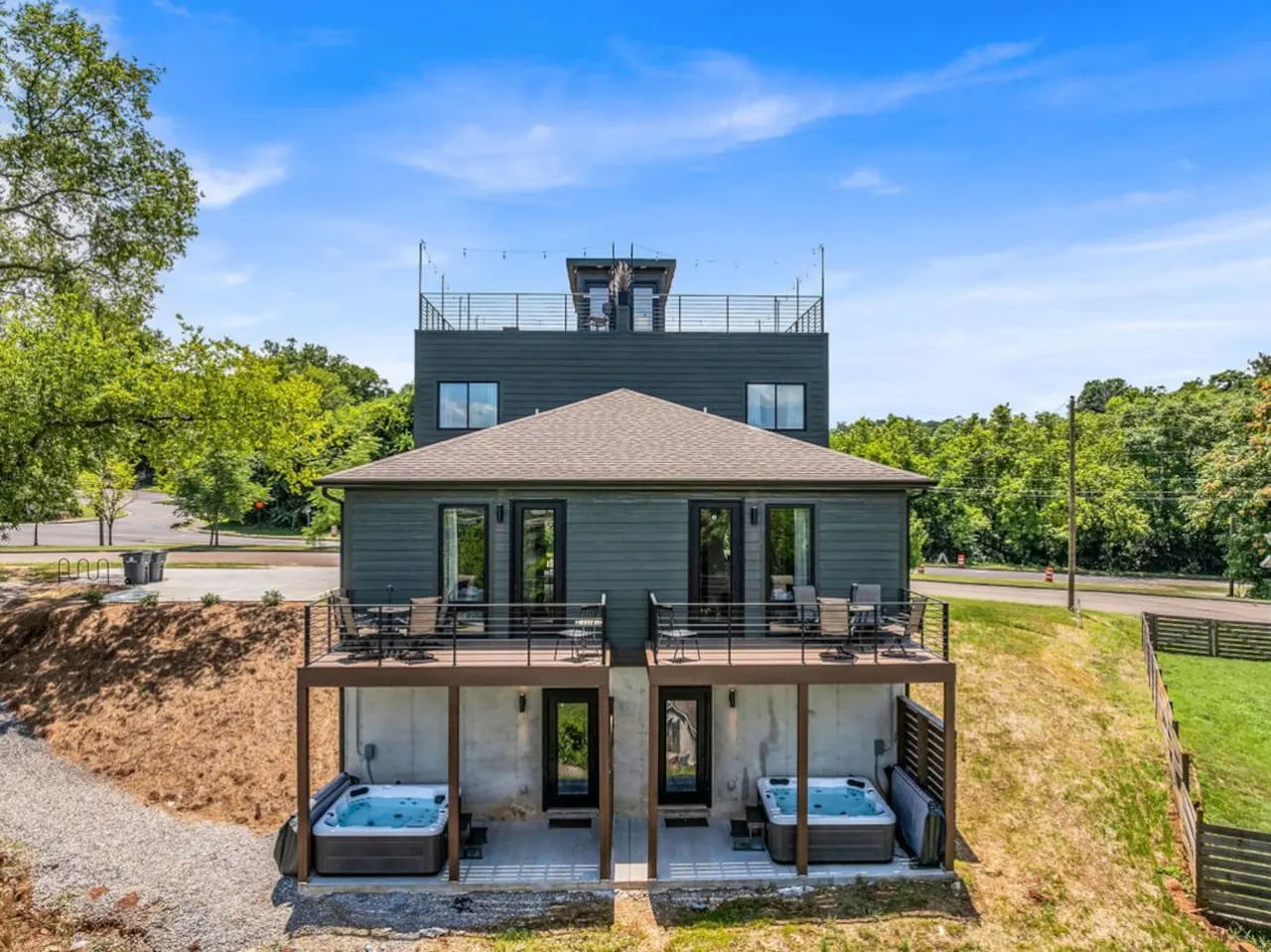 Rooftop Oasis Hot Tub + Theater Walkable to DT 14