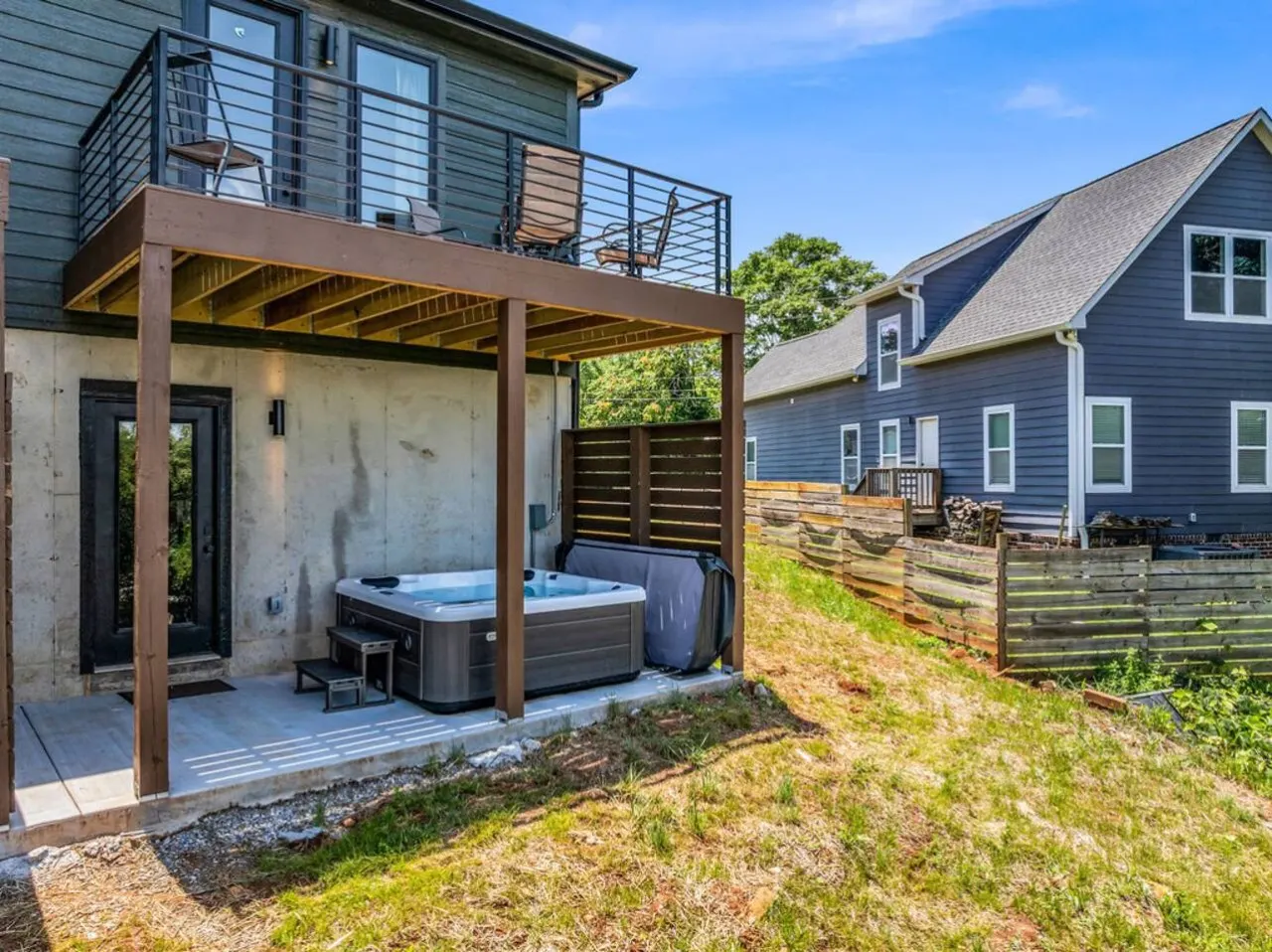 Rooftop Oasis Hot Tub + Theater Walkable to DT 16