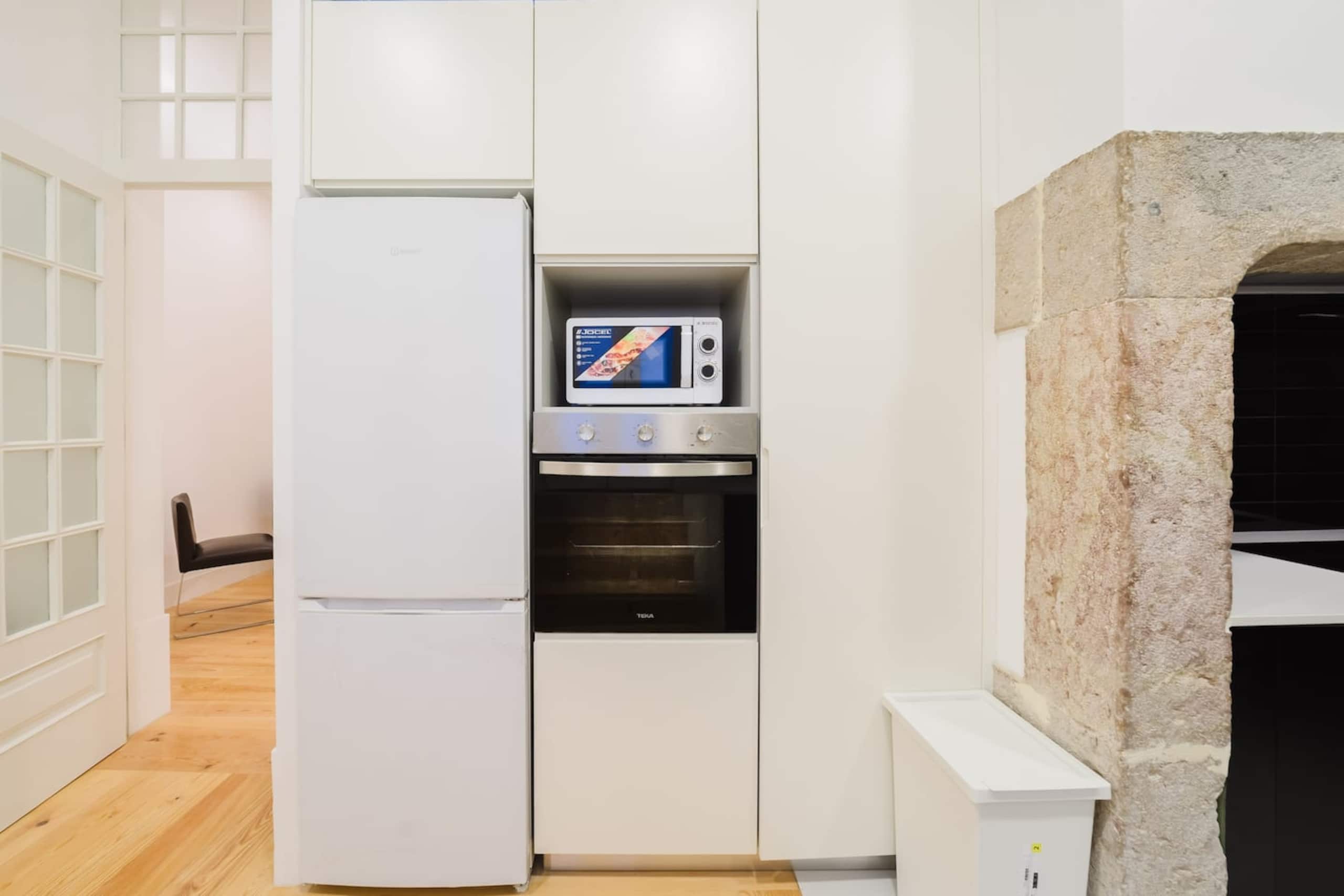 Heart of Lisbon Luxury Stay for 10 w/AC 28