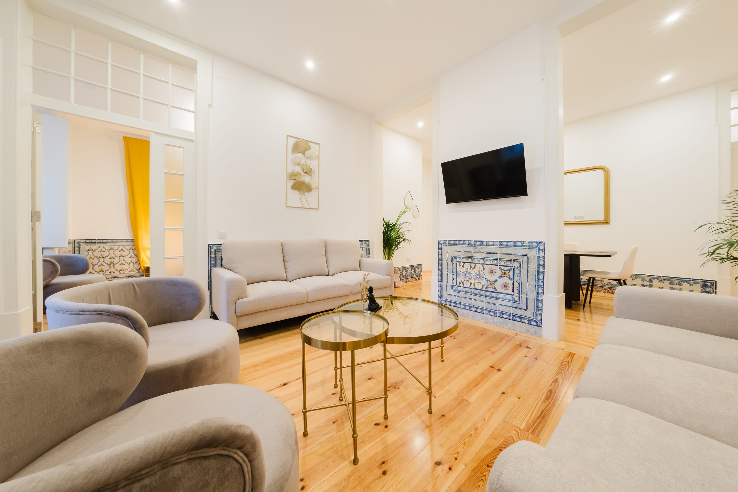 Heart of Lisbon Luxury Stay for 10 w/AC 2