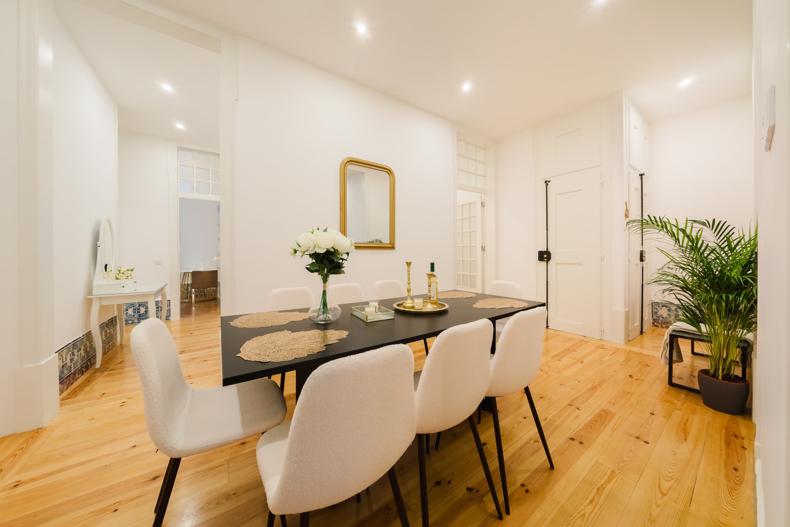 Heart of Lisbon Luxury Stay for 10 w/AC 4