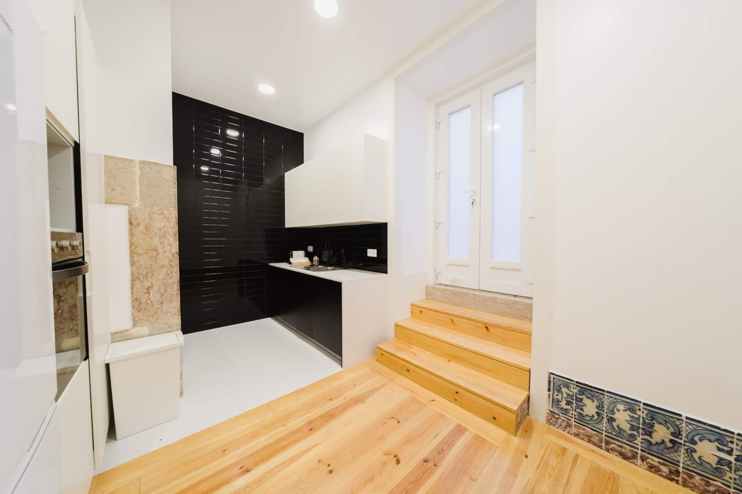 Heart of Lisbon Luxury Stay for 10 w/AC 22