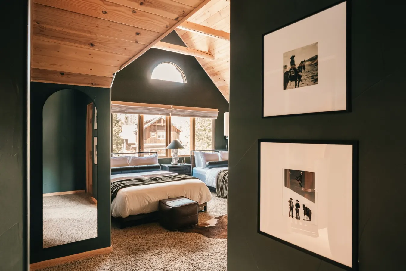 Spacious Lodge with Sauna, Hot Tub & Recovery Room 10