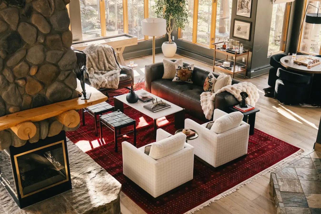 Spacious Lodge with Sauna, Hot Tub & Recovery Room 13