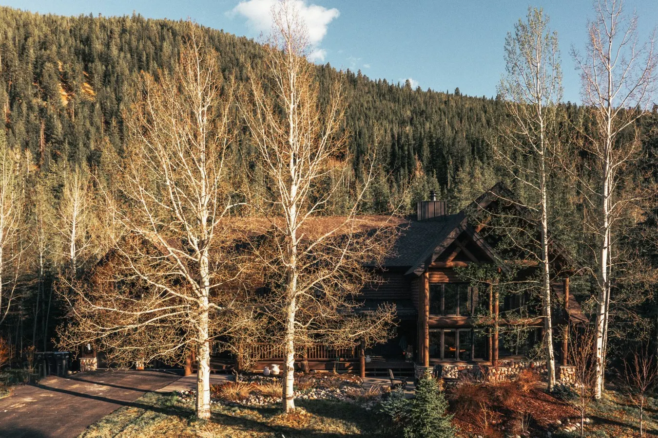 Spacious Lodge with Sauna, Hot Tub & Recovery Room 19