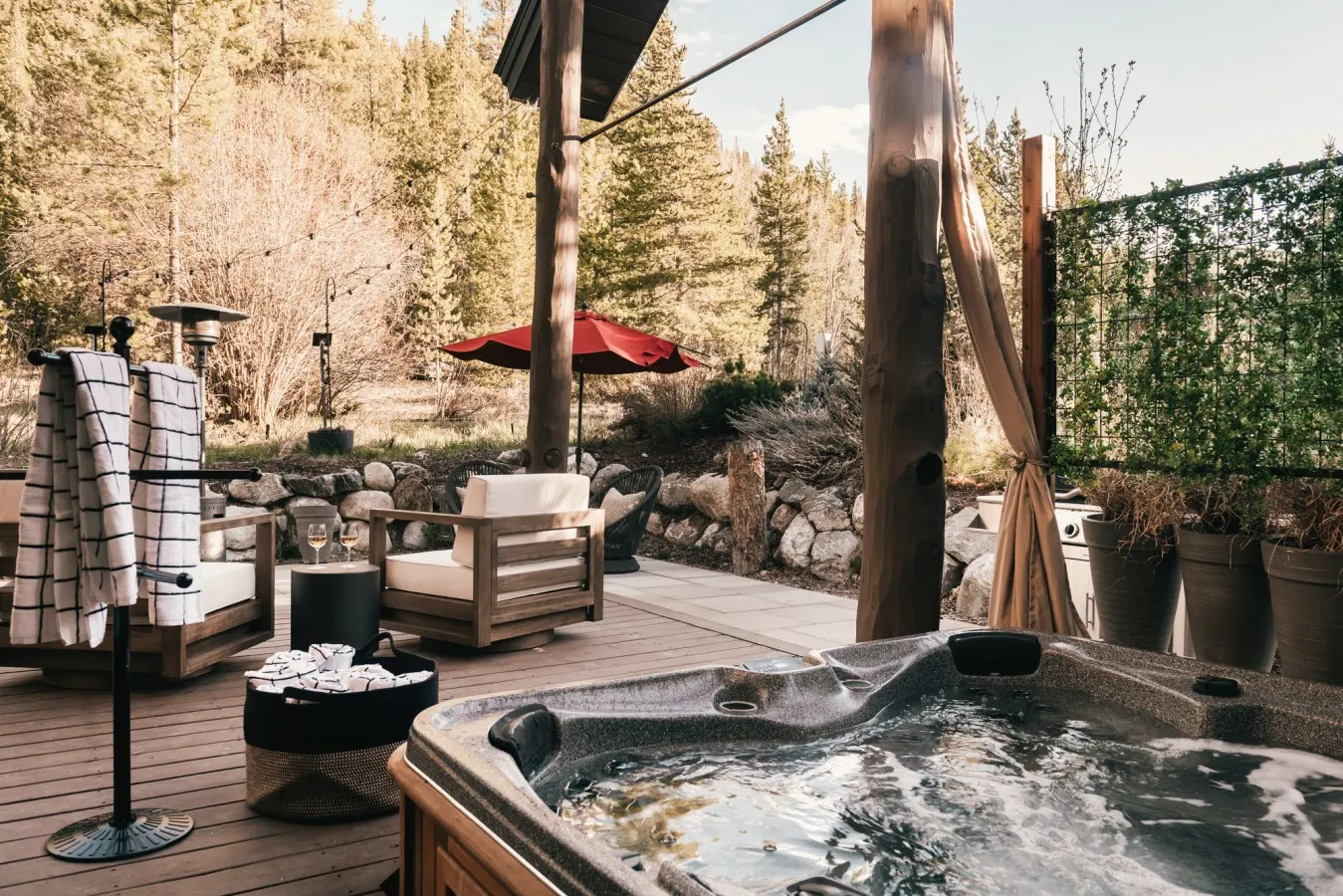 Spacious Lodge with Sauna, Hot Tub & Recovery Room 3