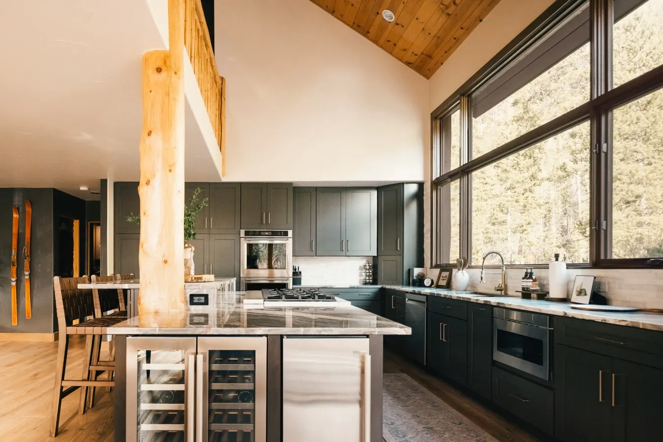Spacious Lodge with Sauna, Hot Tub & Recovery Room 7