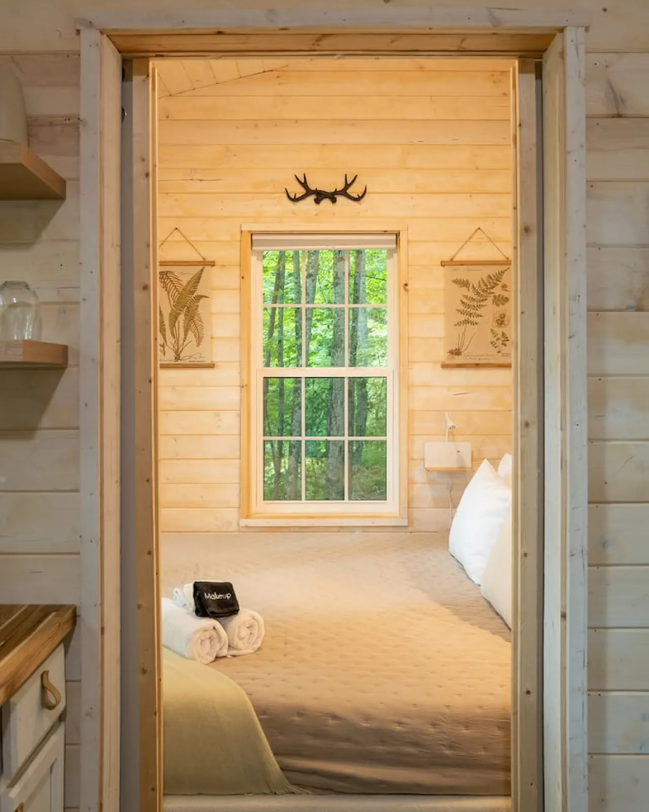 Serene, Romantic Getaway Outdoor Shower Hiking 9
