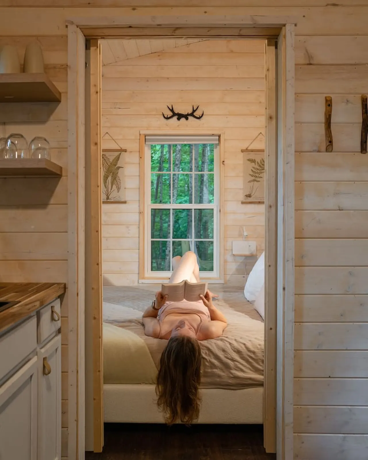 Serene, Romantic Getaway Outdoor Shower Hiking 4
