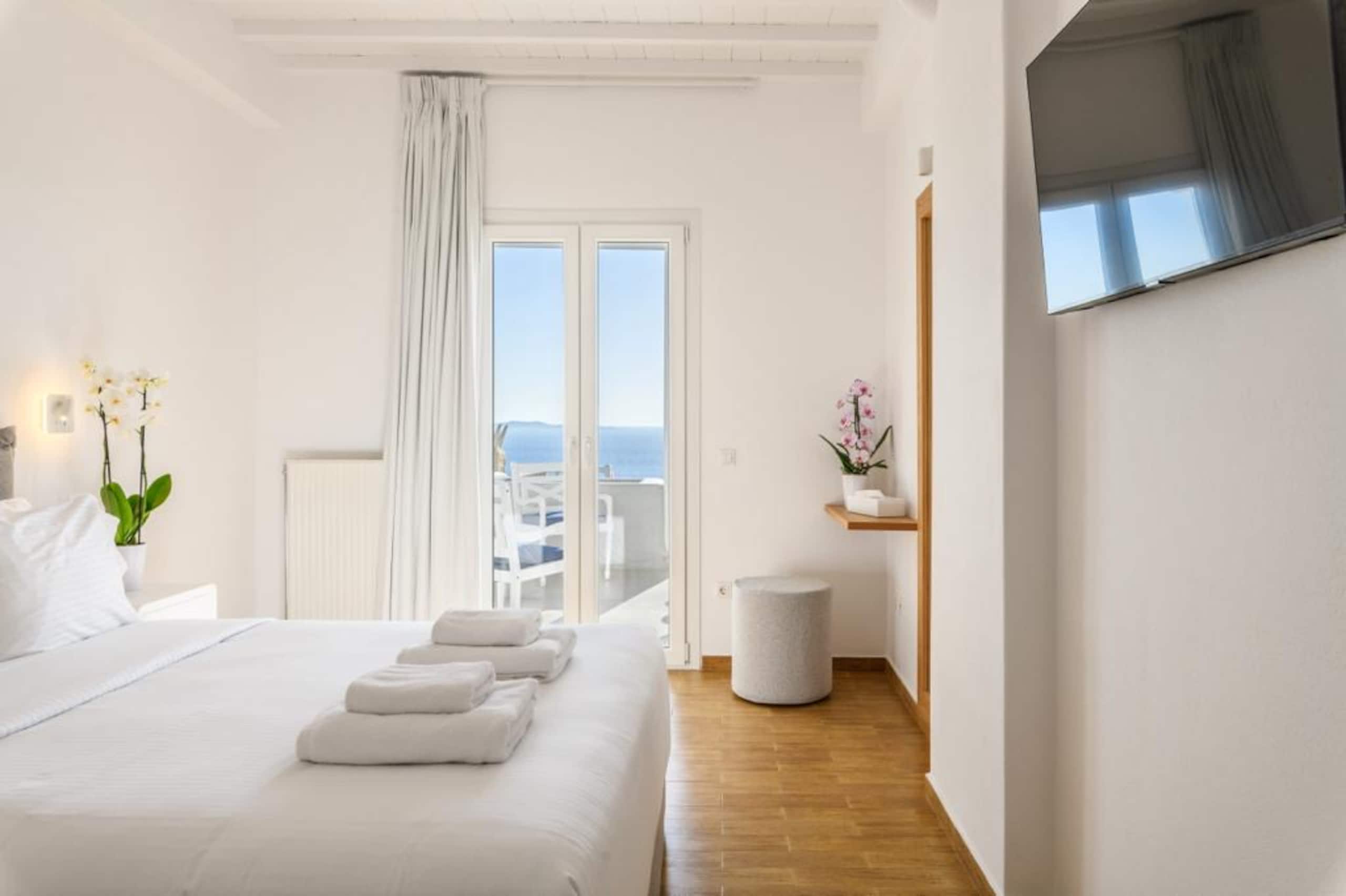 Azure Bliss Mykonos, 3 Bedroom Luxury House 17