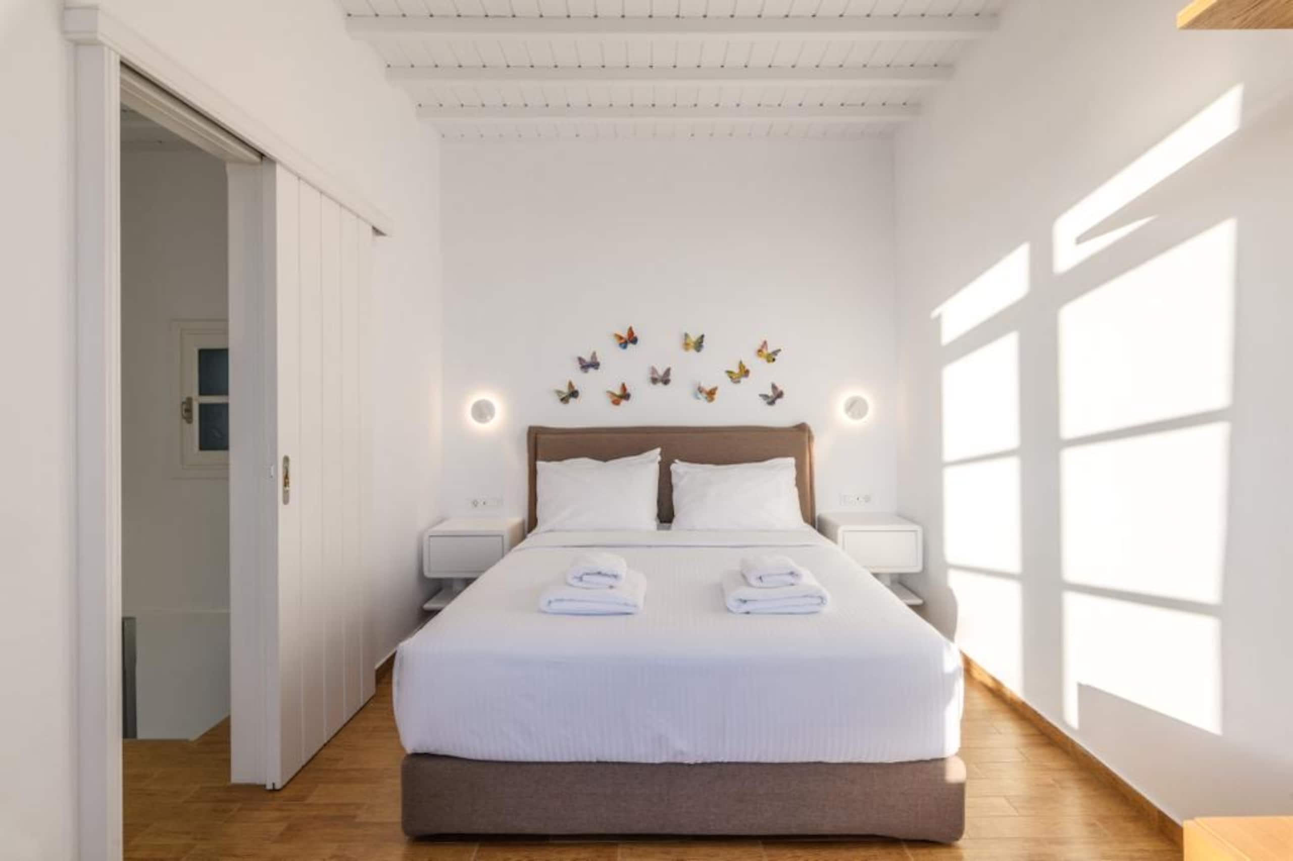 Azure Bliss Mykonos, 3 Bedroom Luxury House 20